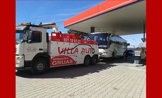 Grúas y Transportes Villa-Auto, S.L. camión 2